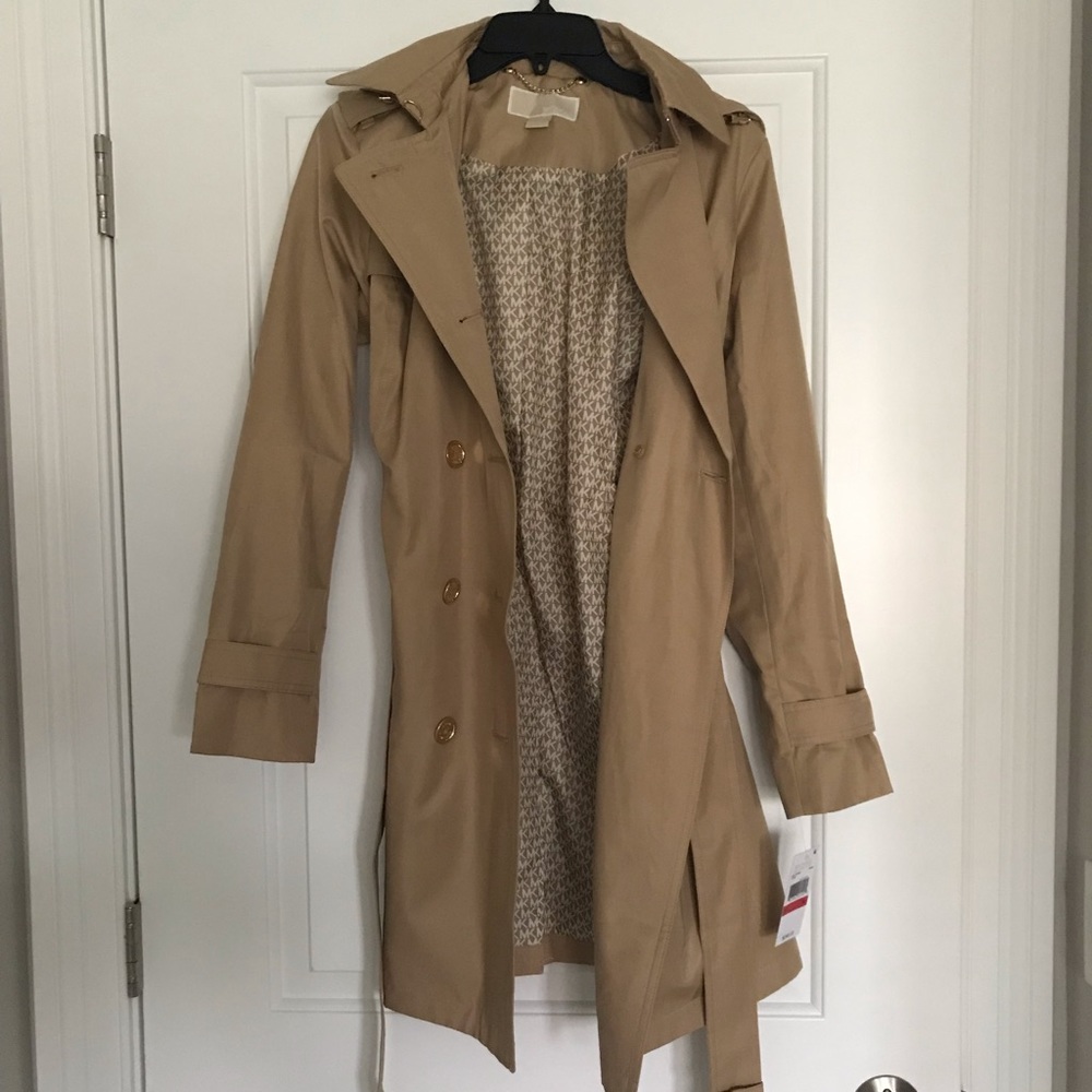 Michael Kors Beige Trench Coat with Patterned Lining